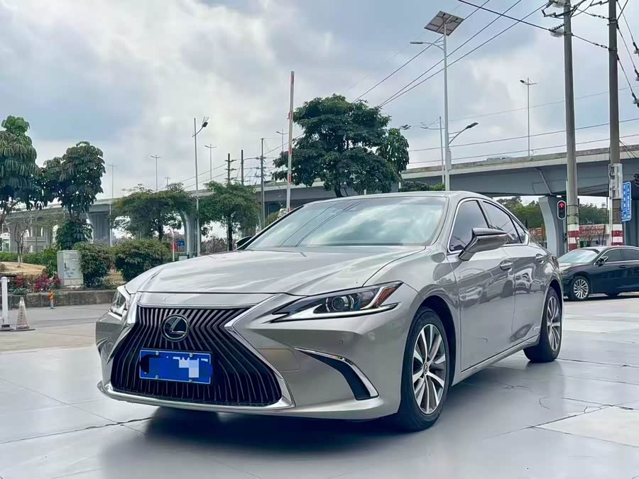 Lexus ES 2018