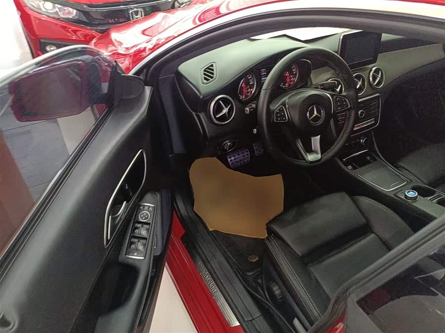 Mercedes-Benz CLA 2016 — фото 16