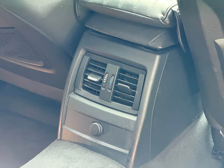 BMW 3 Series 2015 — фото 27