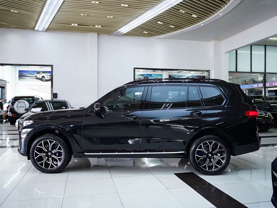 BMW X7 2021
