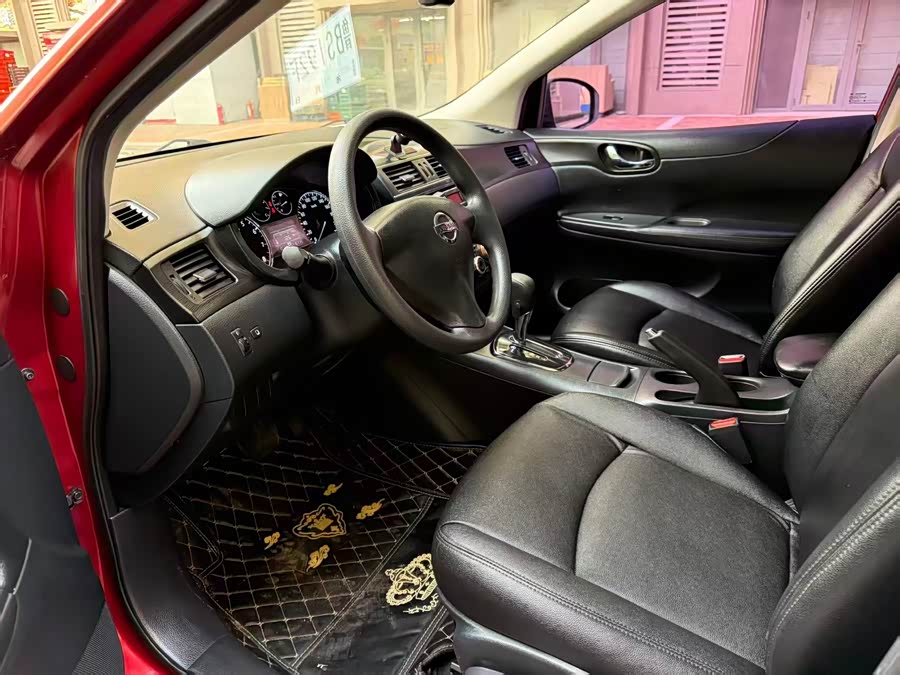 Nissan Tiida 2013