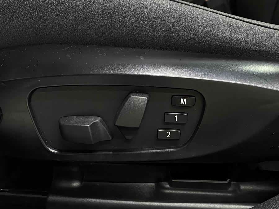 BMW X1 2012 — фото 12