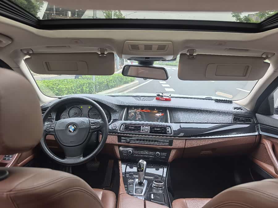 BMW 5 Series 2014 — фото 9