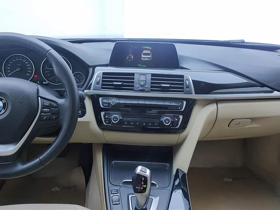 BMW 3 Series 2016 — фото 13