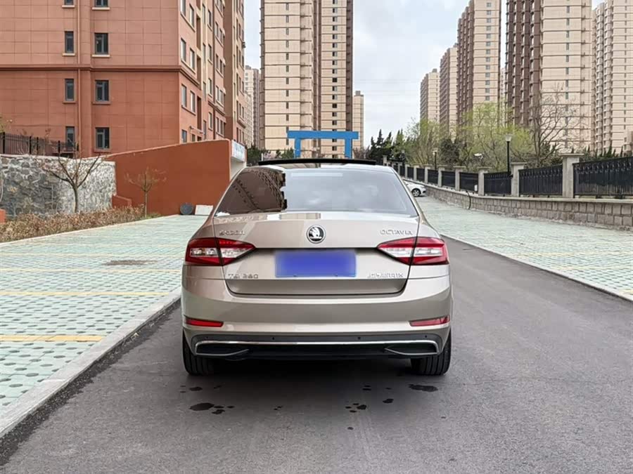 Skoda Octavia 2018 — фото 13