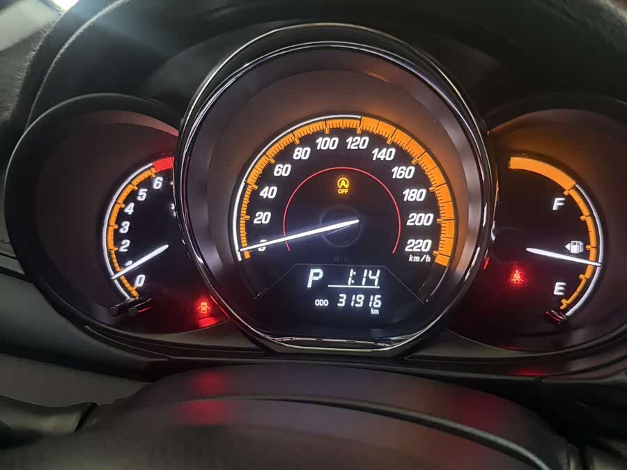 Toyota Yaris L 2022 — фото 12