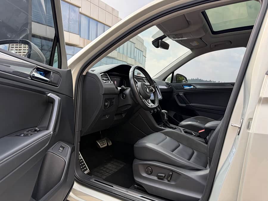 Volkswagen Tiguan L 2021 — фото 18