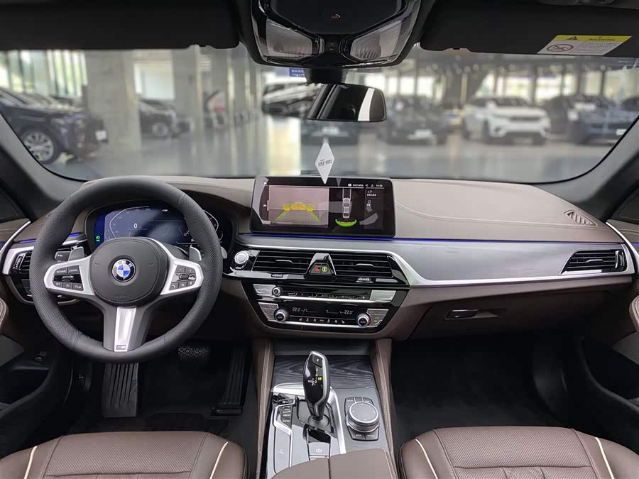 BMW 5 Series 2022 — фото 12