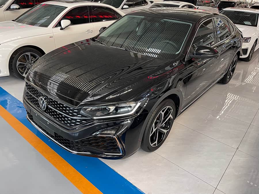 Volkswagen Passat 2025