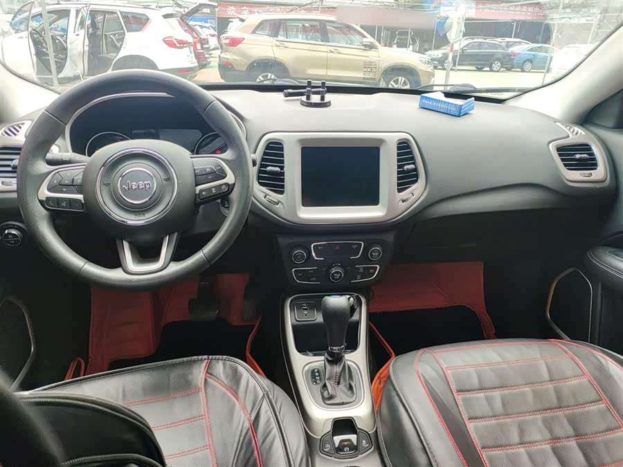 Jeep Compass 2019 — фото 10
