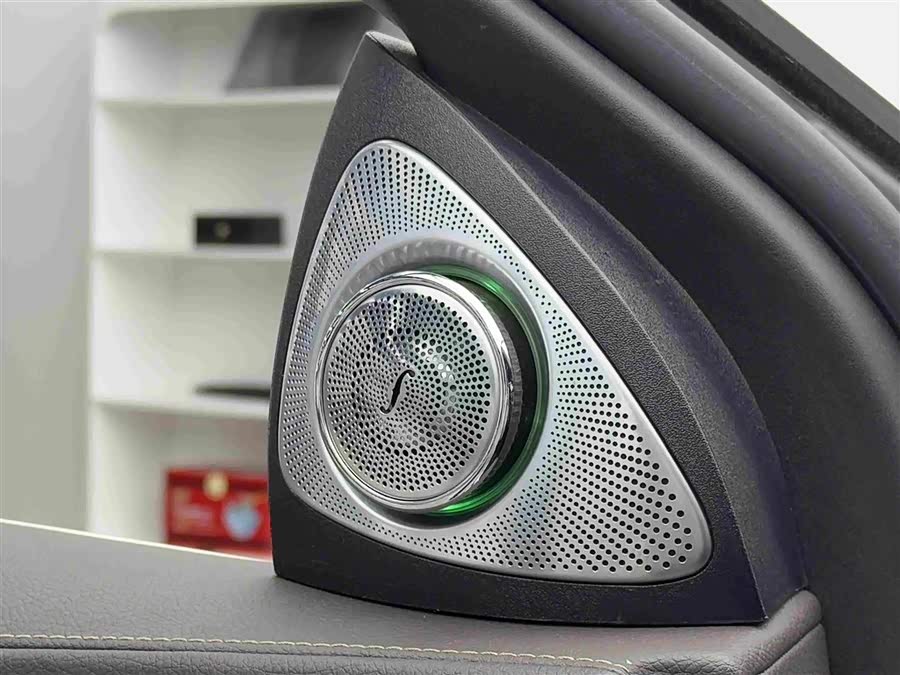 Mercedes-Benz GLC 2018 — фото 15