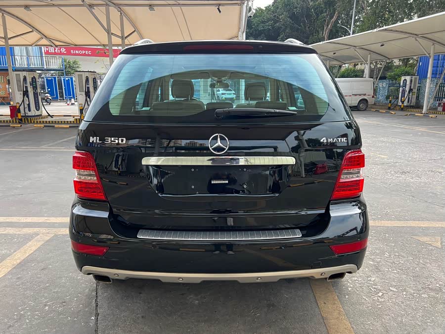 Mercedes-Benz M-Class 2010