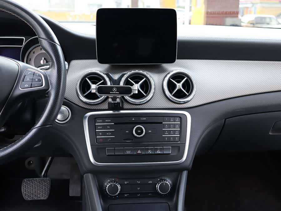Mercedes-Benz GLA 2016 — фото 18