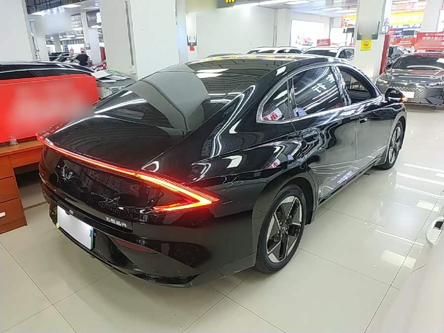 Wuling Starlight 2024
