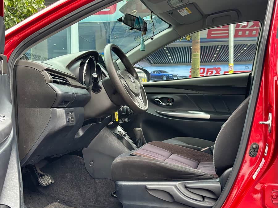 Toyota Yaris L 2015