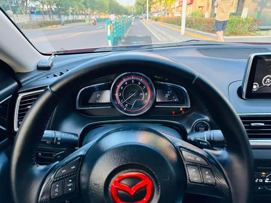 Mazda 3 Angkesela 2016