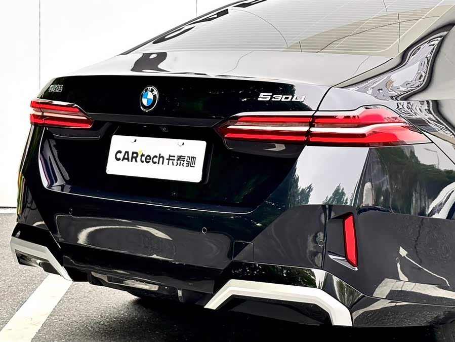 BMW 5 Series 2024 — фото 11