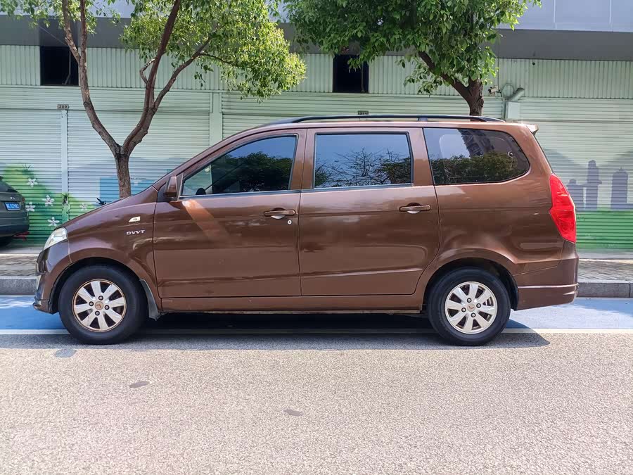 Wuling Hongguang 2014