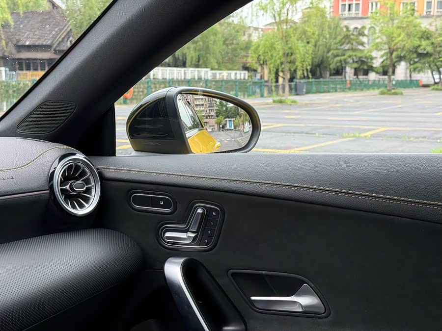 Mercedes-Benz Mercedes CLA AMG 2023 — фото 18