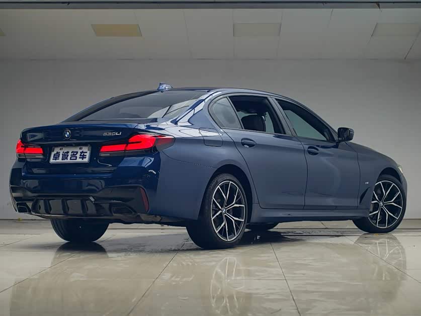 BMW 5 Series 2022 — фото 18