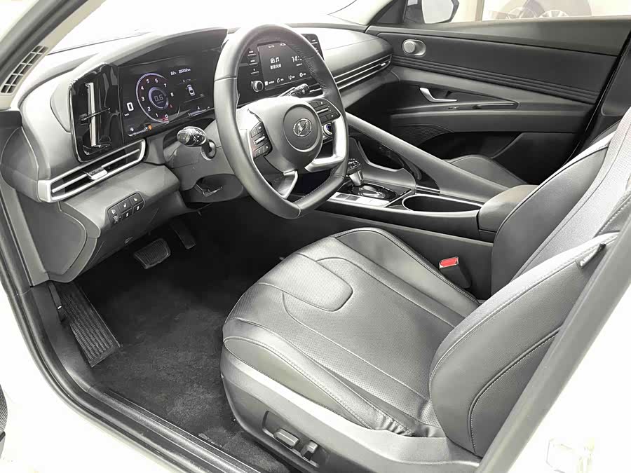 Hyundai Elantra 2022