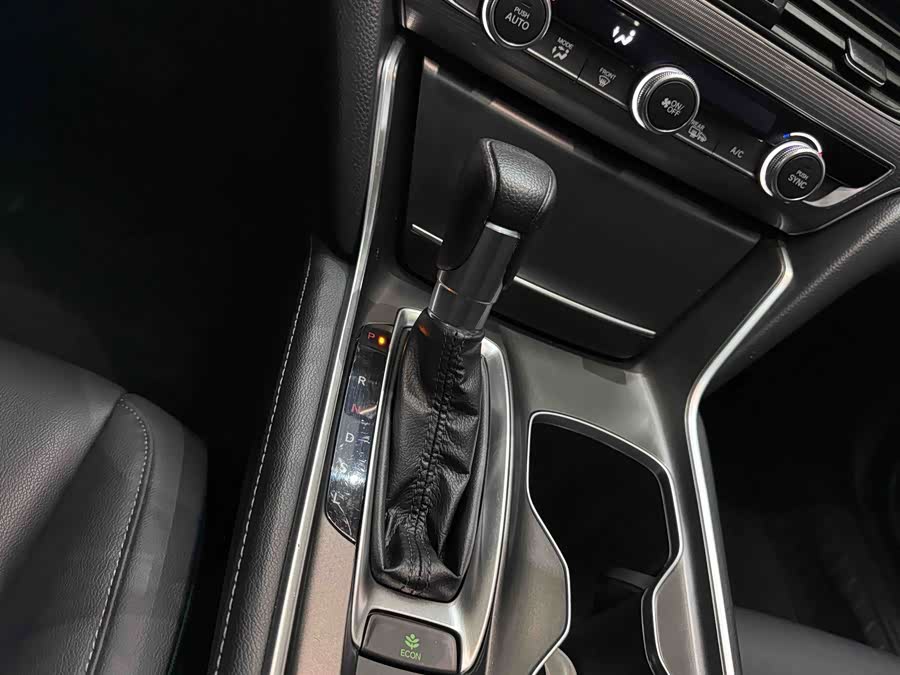 Honda Accord 2018 — фото 13