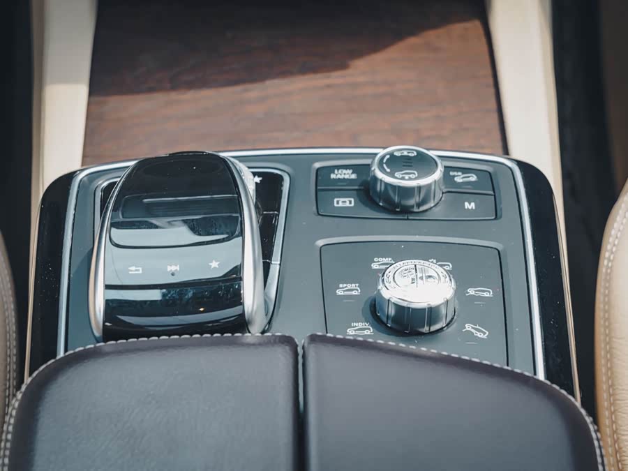 Mercedes-Benz GLS 2016 — фото 13