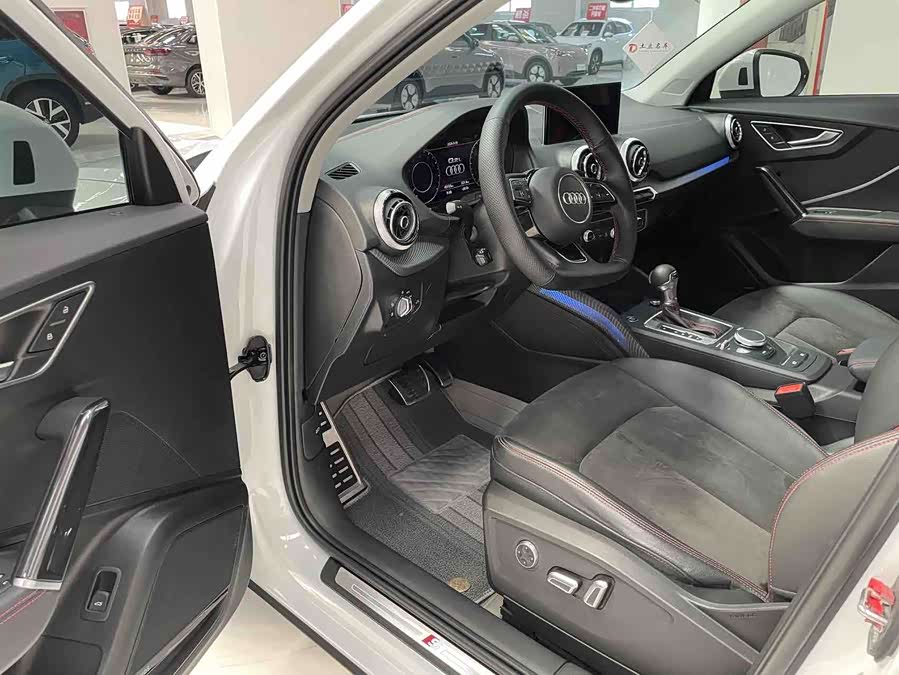 Audi Q2L 2022