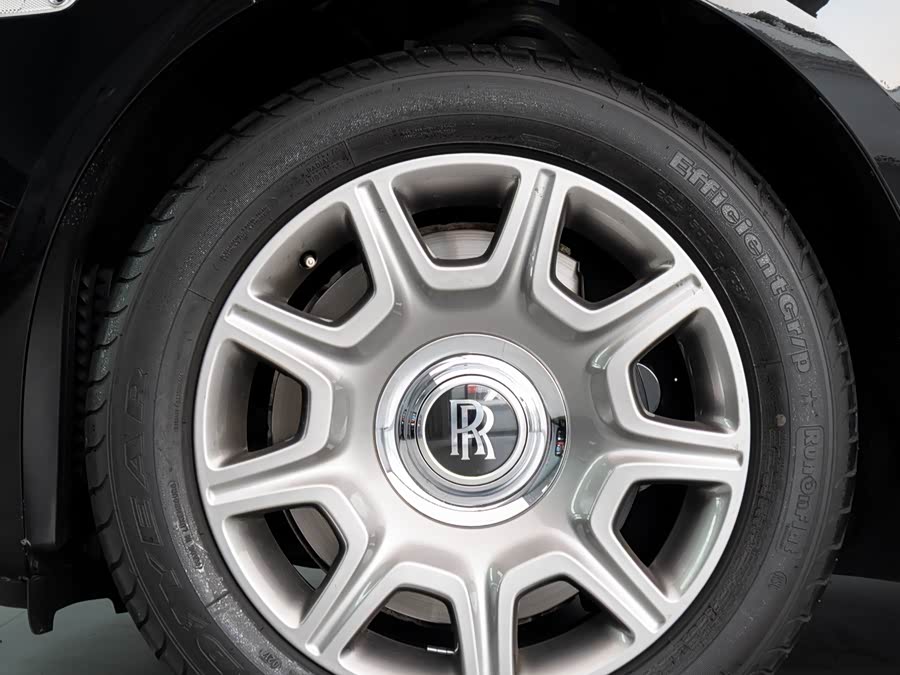 Rolls-Royce Ghost 2015 — фото 18
