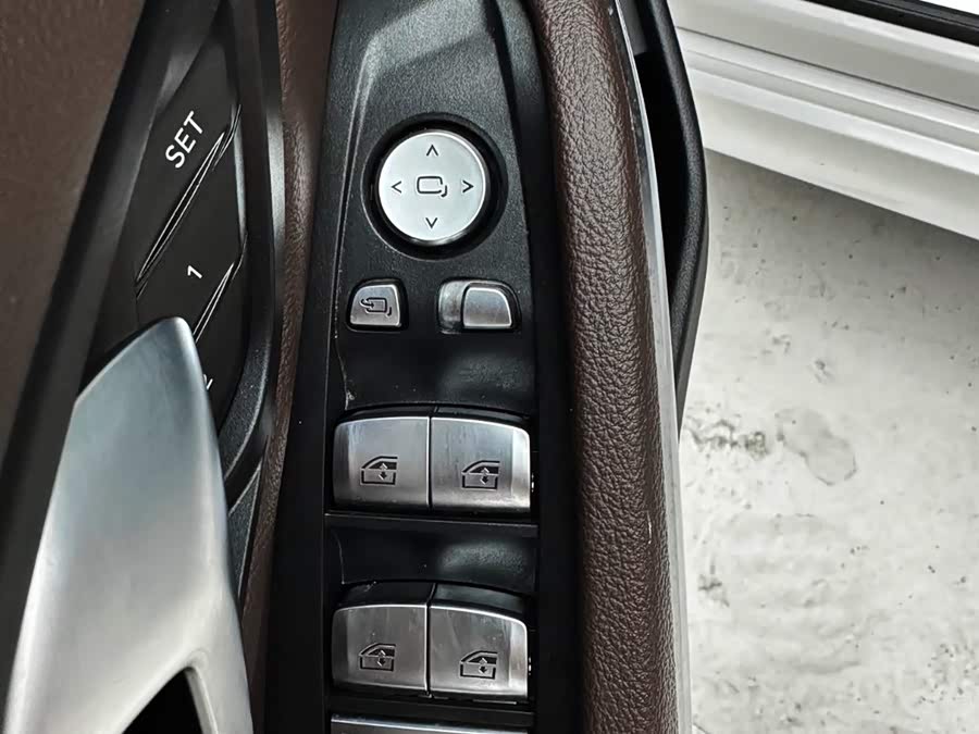 BMW 3 Series 2023 — фото 16
