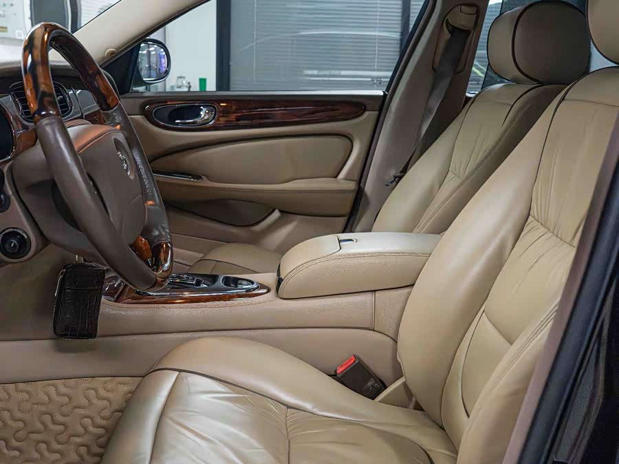 Jaguar XJ 2005 — фото 11