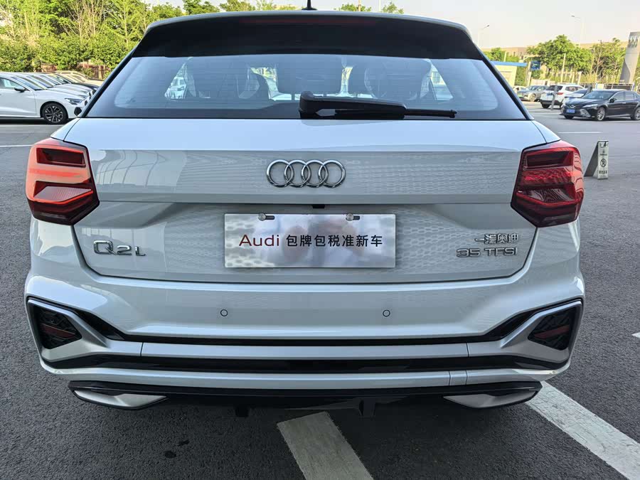 Audi Q2L 2025 — фото 12
