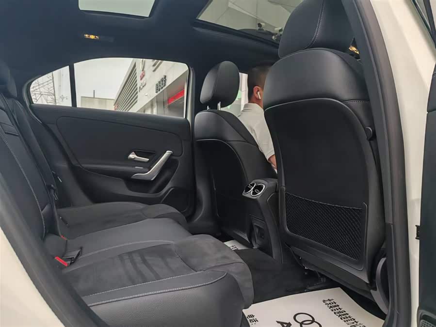 Mercedes-Benz A-Class 2022 — фото 17