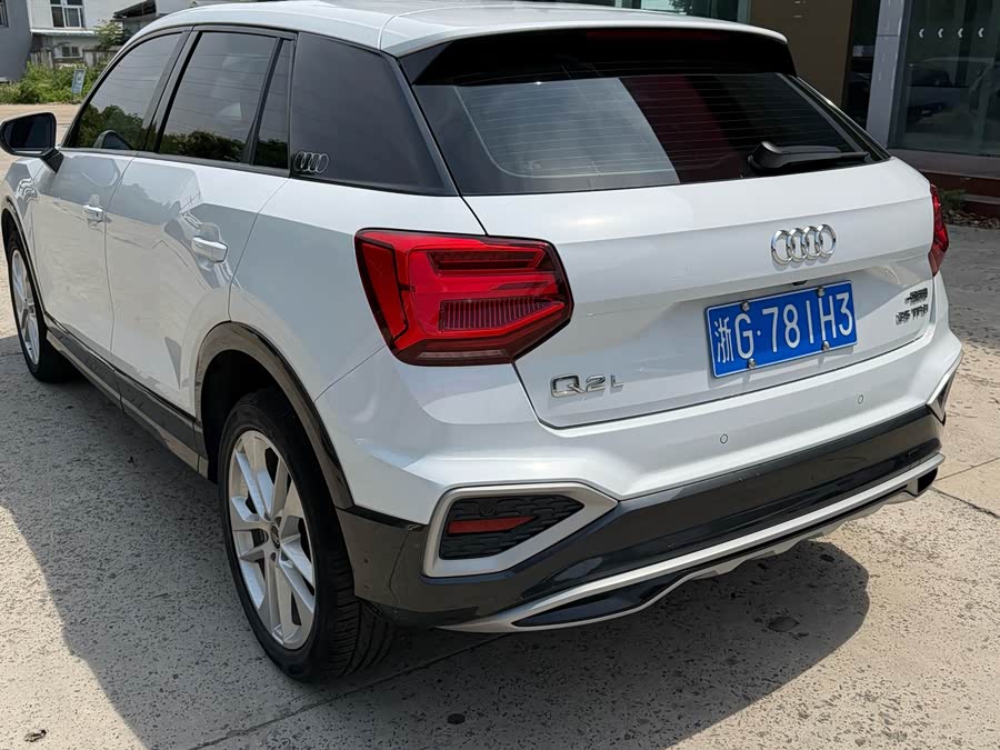 Audi Q2L 2022 — фото 15