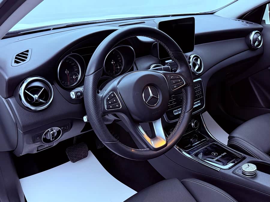 Mercedes-Benz GLA 2018 — фото 10