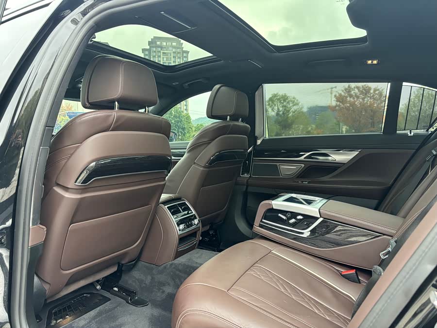 BMW 7 Series 2021