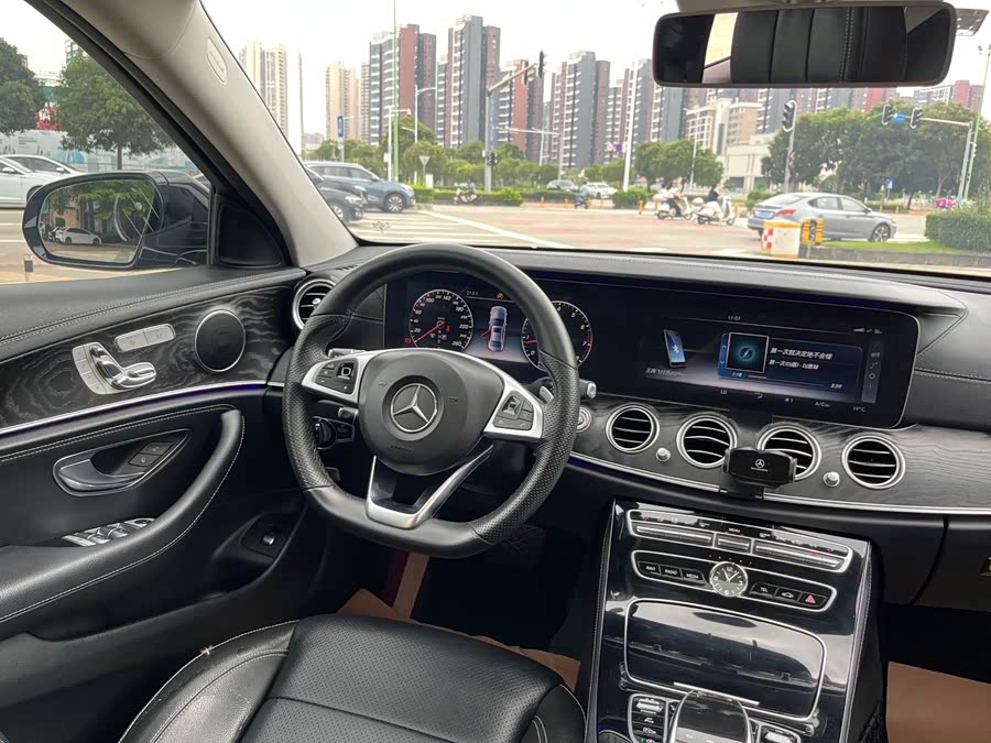 Mercedes-Benz E-Class 2016 — фото 10