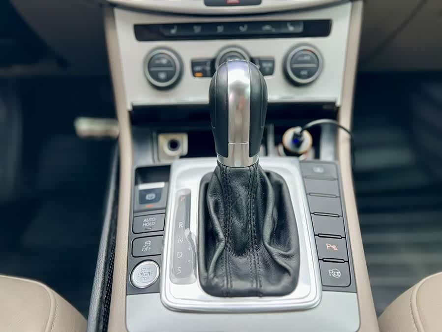 Volkswagen Magotan 2015