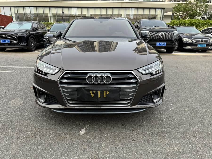 Audi A4L 2019