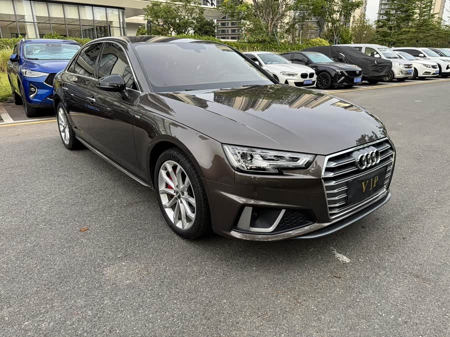 Audi A4L 2019