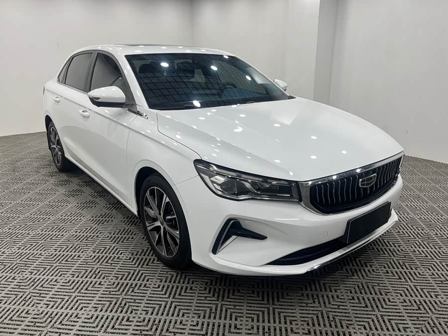 Geely Emgrand 2022