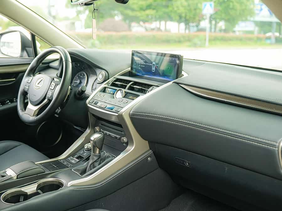 Lexus NX 2018