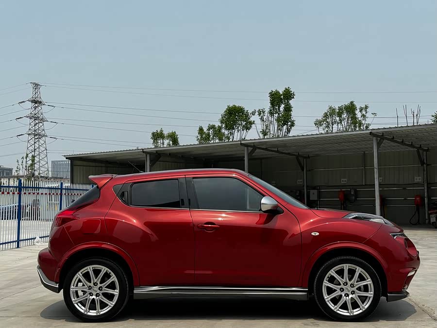 Infiniti ESQ 2014