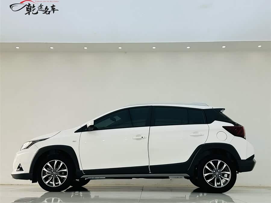 Toyota Yaris L 2022