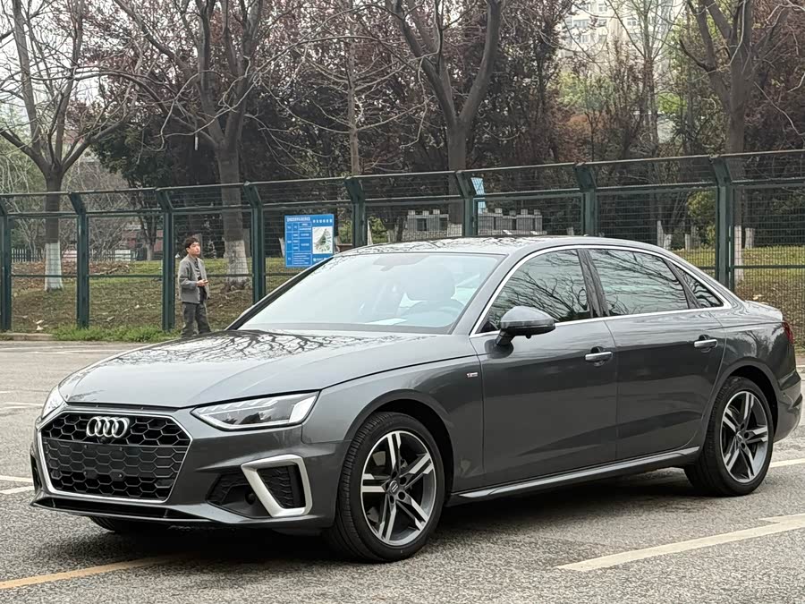 Audi A4L 2020