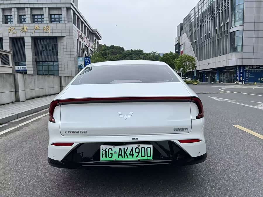 Wuling Starlight 2024
