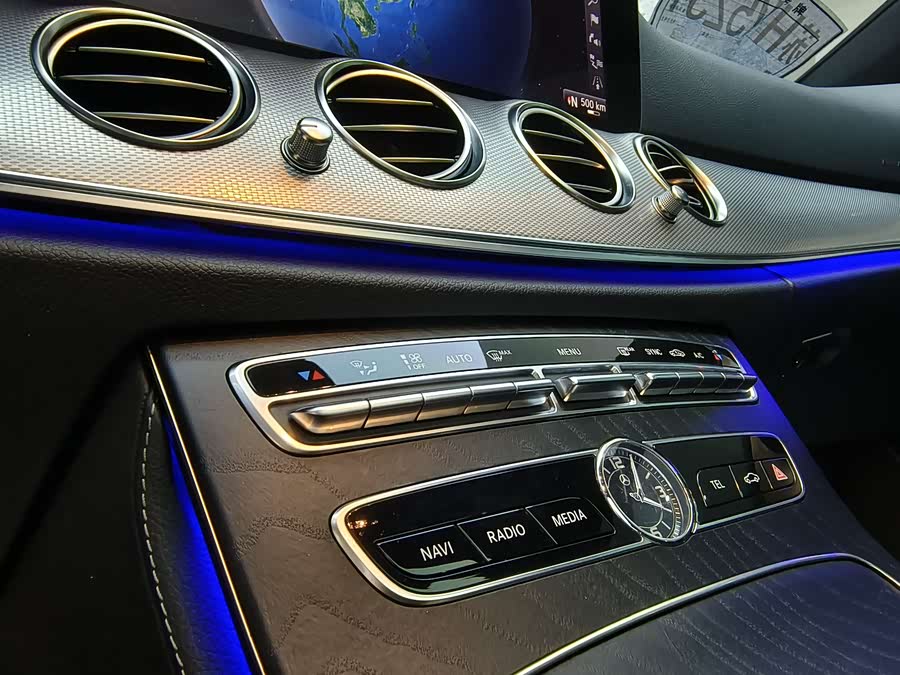 Mercedes-Benz E-Class 2019 — фото 17