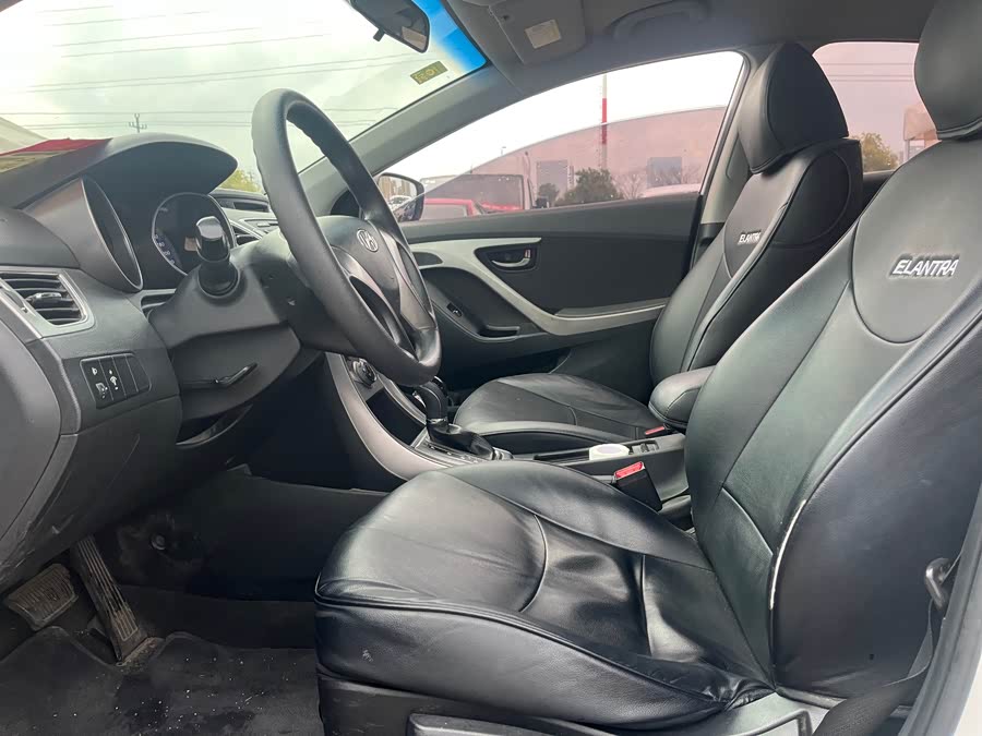 Hyundai Elantra 2013