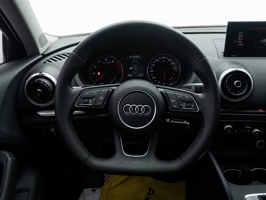 Audi A3 2018 — фото 22