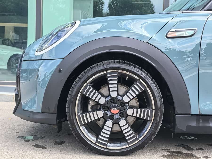 MINI MINI 2023